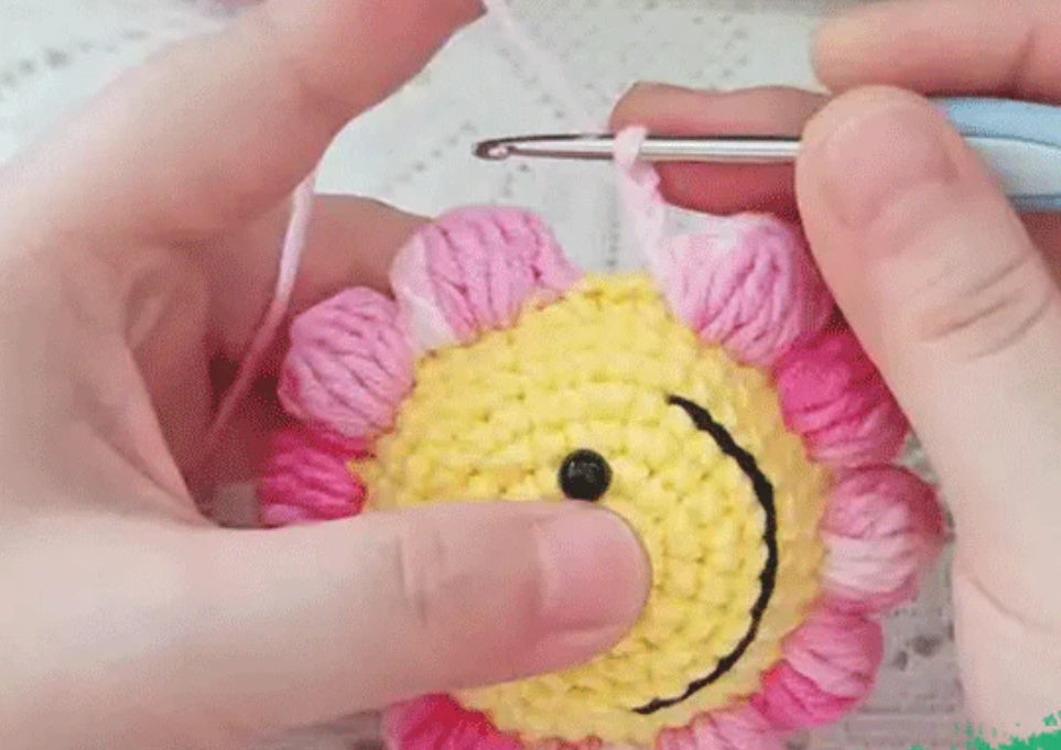 Quick Crochet Tip | Crochet Sunflower Petals Around a Circle #crochet