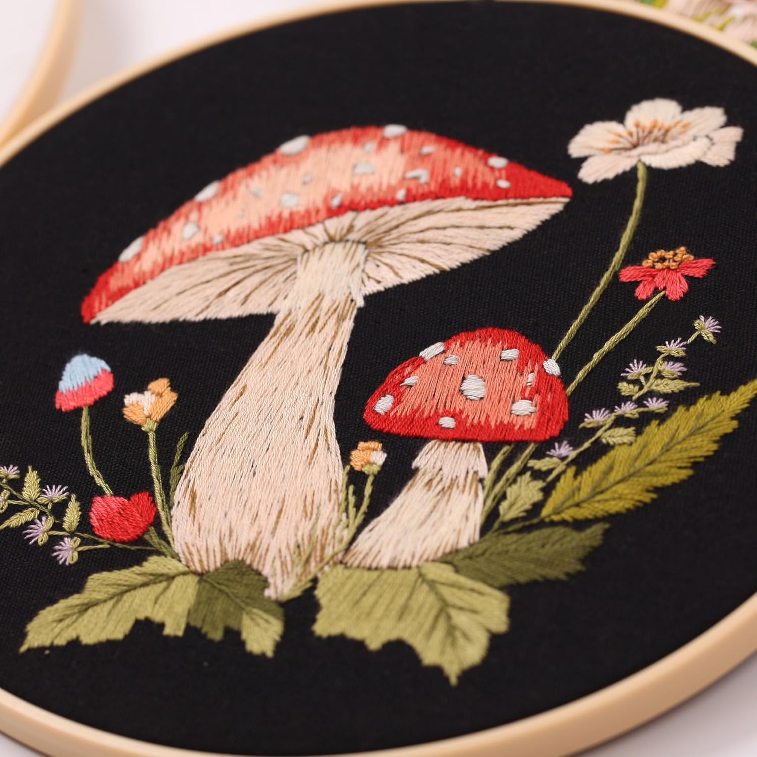 4 pcs of Embroidery Starter kit with Patterns and Instructions Freeasyfar