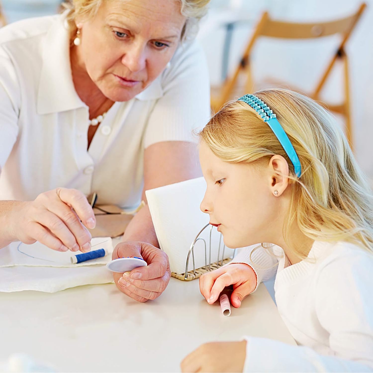 Embroidery Kit 215 Pcs,100 Colors Threads,5 Pcs Embroidery Hoops,3 Pcs Aida Cloth,40 Sewing Pins, Cross Stitch Tools and Embroidery Starter Kit for Adults and Kids Beginners Freeasyfar